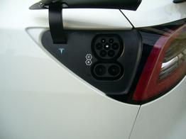 Tesla Model 3 Long Range AWD Allrad Dualmotor (366 KW/498 PS) Wärmepumpe, Standheizung und Kühlung, Navi, 360° Kamera, PDC vone u. hinten, 18 Zoll Aluräder 