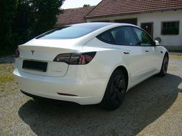 Tesla Model 3 Long Range AWD Allrad Dualmotor (366 KW/498 PS) Wärmepumpe, Standheizung und Kühlung, Navi, 360° Kamera, PDC vone u. hinten, 18 Zoll Aluräder 