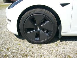 Tesla Model 3 Long Range AWD Allrad Dualmotor (366 KW/498 PS) Wärmepumpe, Standheizung und Kühlung, Navi, 360° Kamera, PDC vone u. hinten, 18 Zoll Aluräder 