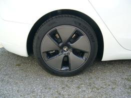 Tesla Model 3 Long Range AWD Allrad Dualmotor (366 KW/498 PS) Wärmepumpe, Standheizung und Kühlung, Navi, 360° Kamera, PDC vone u. hinten, 18 Zoll Aluräder 