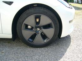 Tesla Model 3 Long Range AWD Allrad Dualmotor (366 KW/498 PS) Wärmepumpe, Standheizung und Kühlung, Navi, 360° Kamera, PDC vone u. hinten, 18 Zoll Aluräder 