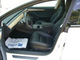 Tesla Model 3 Long Range AWD Allrad Dualmotor (366 KW/498 PS) Wärmepumpe, Standheizung und Kühlung, Navi, 360° Kamera, PDC vone u. hinten, 18 Zoll Aluräder 