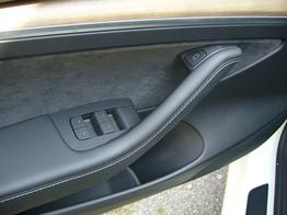 Tesla Model 3 Long Range AWD Allrad Dualmotor (366 KW/498 PS) Wärmepumpe, Standheizung und Kühlung, Navi, 360° Kamera, PDC vone u. hinten, 18 Zoll Aluräder 