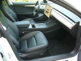 Tesla Model 3 Long Range AWD Allrad Dualmotor (366 KW/498 PS) Wärmepumpe, Standheizung und Kühlung, Navi, 360° Kamera, PDC vone u. hinten, 18 Zoll Aluräder 