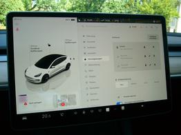 Tesla Model 3 Long Range AWD Allrad Dualmotor (366 KW/498 PS) Wärmepumpe, Standheizung und Kühlung, Navi, 360° Kamera, PDC vone u. hinten, 18 Zoll Aluräder 