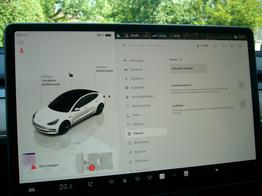 Tesla Model 3 Long Range AWD Allrad Dualmotor (366 KW/498 PS) Wärmepumpe, Standheizung und Kühlung, Navi, 360° Kamera, PDC vone u. hinten, 18 Zoll Aluräder 