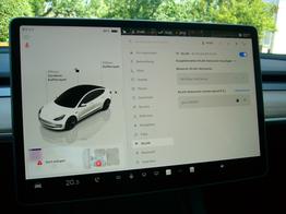 Tesla Model 3 Long Range AWD Allrad Dualmotor (366 KW/498 PS) Wärmepumpe, Standheizung und Kühlung, Navi, 360° Kamera, PDC vone u. hinten, 18 Zoll Aluräder 