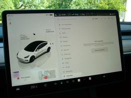 Tesla Model 3 Long Range AWD Allrad Dualmotor (366 KW/498 PS) Wärmepumpe, Standheizung und Kühlung, Navi, 360° Kamera, PDC vone u. hinten, 18 Zoll Aluräder 