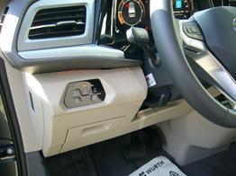 Volkswagen T7 California Ocean VW 2.0 TDI 110KW DSG - Navi Pro, Markise, Park Paket, R&uuml;ckfahrkamera, Lederlenkrad und Frontscheibe beheizbar, Standheizung, AHK el. anklappbar 