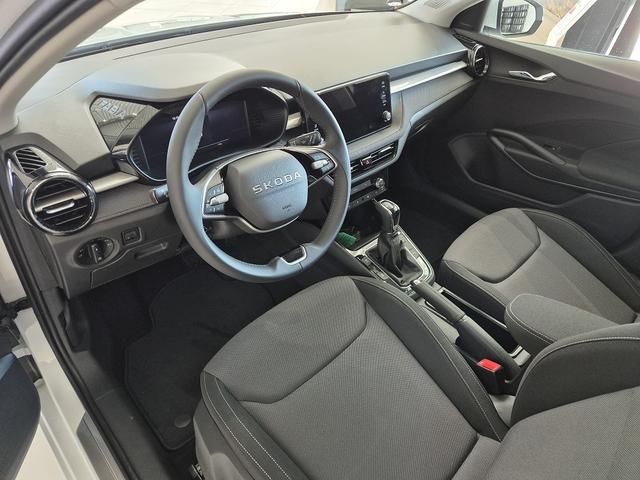 Skoda Fabia Selection 1,0 TSI 85 kW 7-Gang-Doppelkupplungsgetriebe (Reimport DK) Preisvorteil 8.035,-€ = 26,2% fabrikneu, kurzfristig lieferbar inkl. LED-Scheinwerfer, Rückfahrkamera, abgedunkelte Scheiben, Travel-Assist, Alufelgen uvm. 