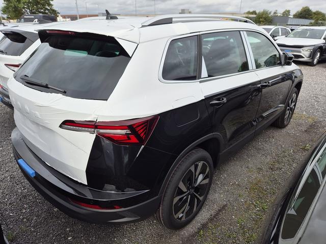 Skoda Karoq Selection 1,5 TSI 110 kW 7-Gang-Doppelkupplungsgetriebe (Reimport DK) Preisvorteil 12.080,-&euro; =24,9% inkl. Matrix-LED, Navi, Kamera, el.-Heckklappe, Travel Assist uvm. 