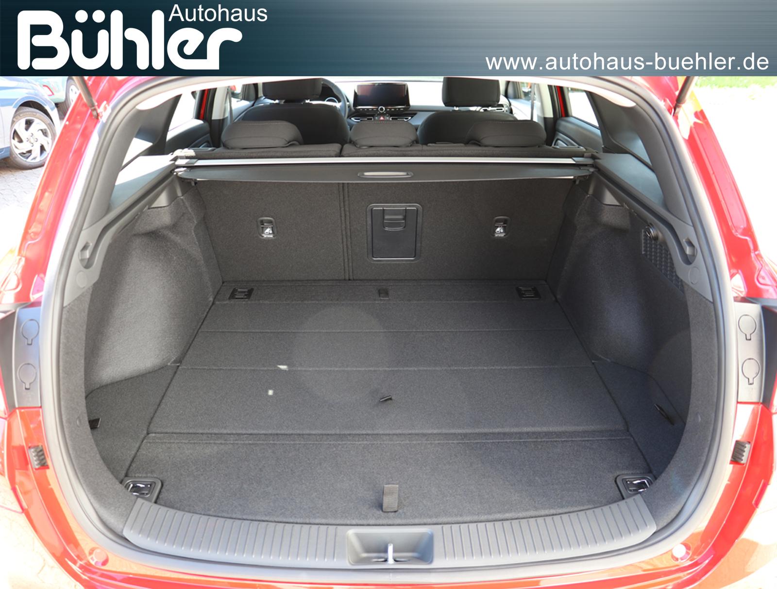 Hyundai i30 Kombi 1.5 Trend Plus - Engine Red