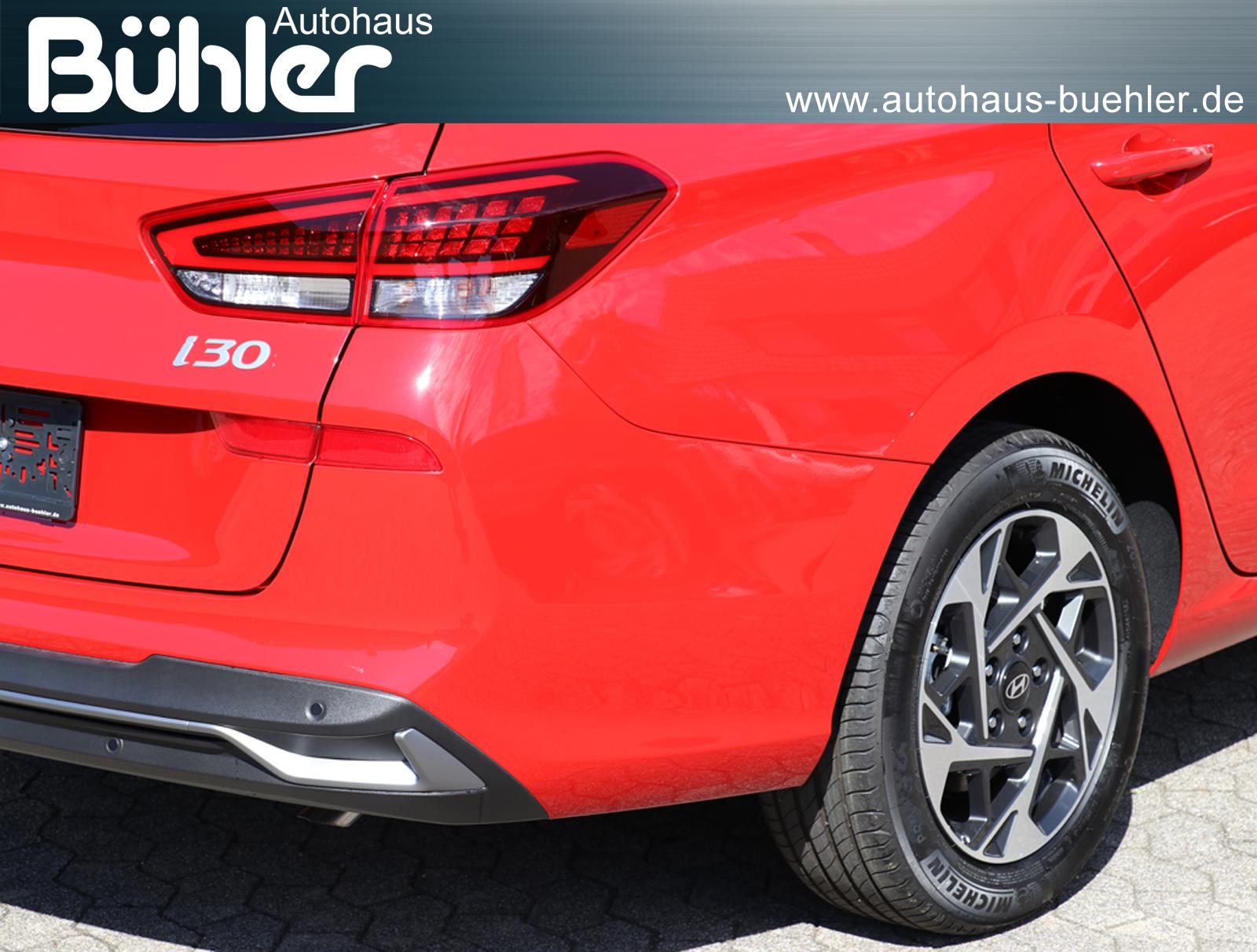 Hyundai i30 Kombi 1.5 Trend Plus - Engine Red