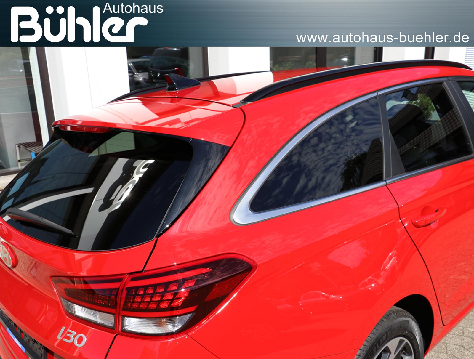 Hyundai i30 Kombi 1.5 Trend Plus - Engine Red