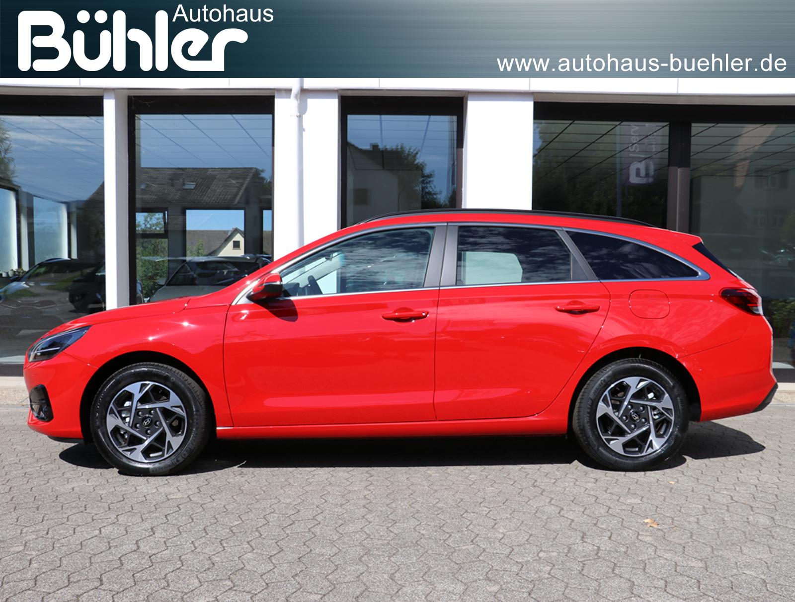 Hyundai i30 Kombi 1.5 Trend Plus - Engine Red