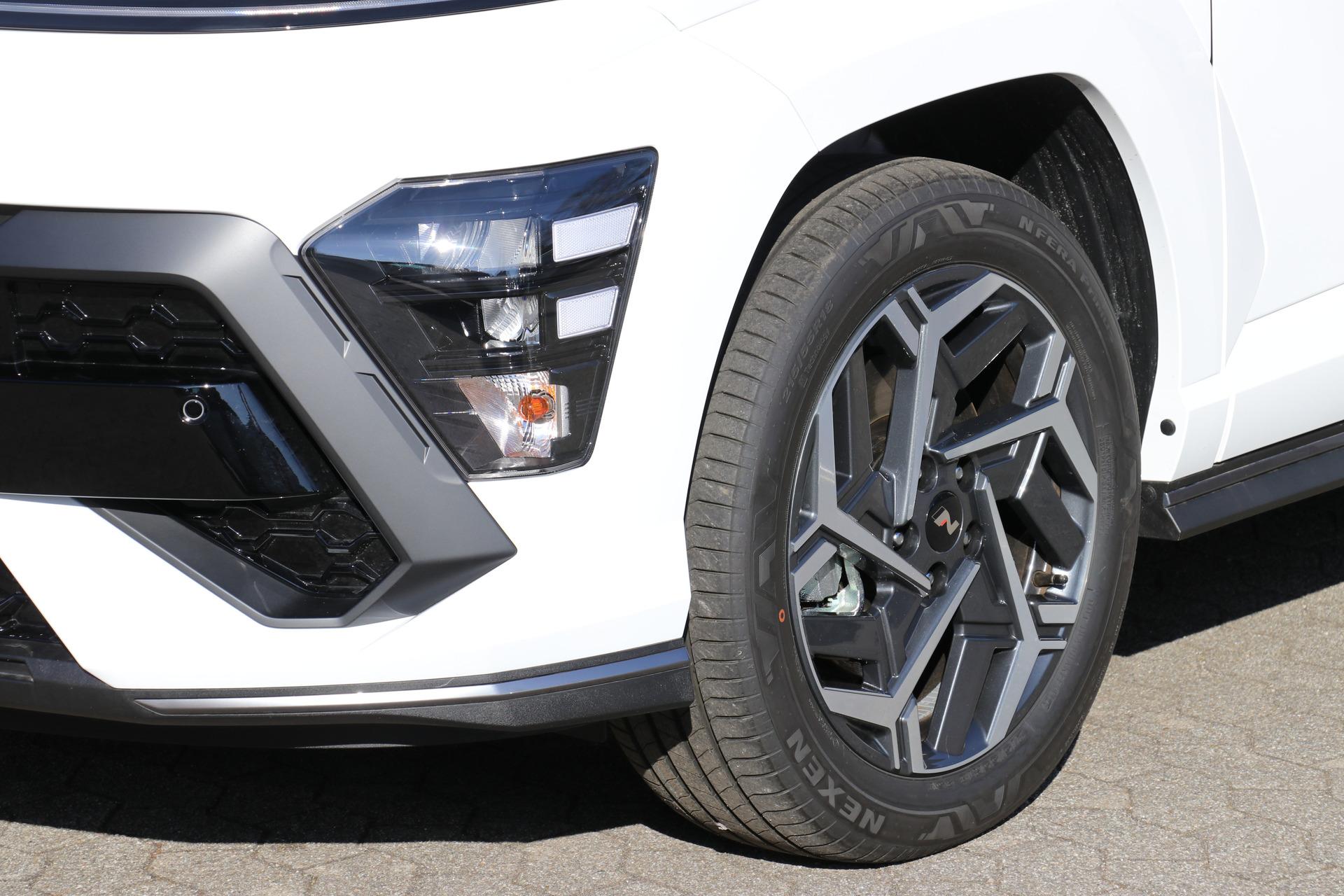 Hyundai Kona 1.6 T-GDI DCT Automatik N Line Atlas White, Schwarzes Dach