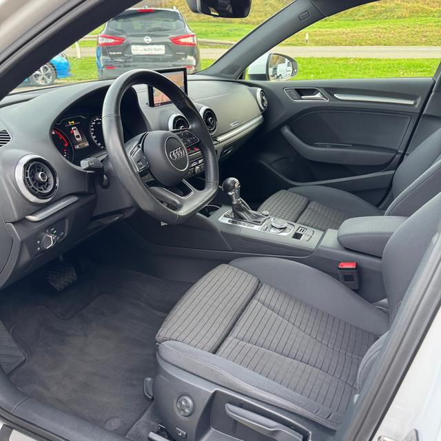 Audi A3 Limousine 35 TFSI sport S Line LED NAVI Massage 