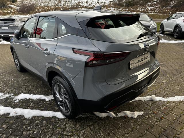 Nissan Qashqai 1.3 DIG-T Acenta 4x2 117 kW AHK 