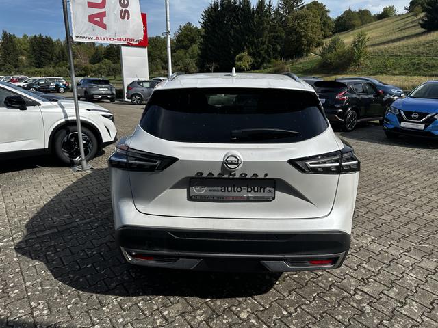 Nissan Qashqai 1.3 DIG-T MHEV Tekna 4x4 Bose Pano Dach 