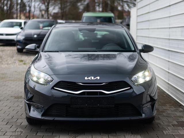 Kia Ceed cee'd / 1.5 T-GDi 7DCT *Kamera*SHZ 