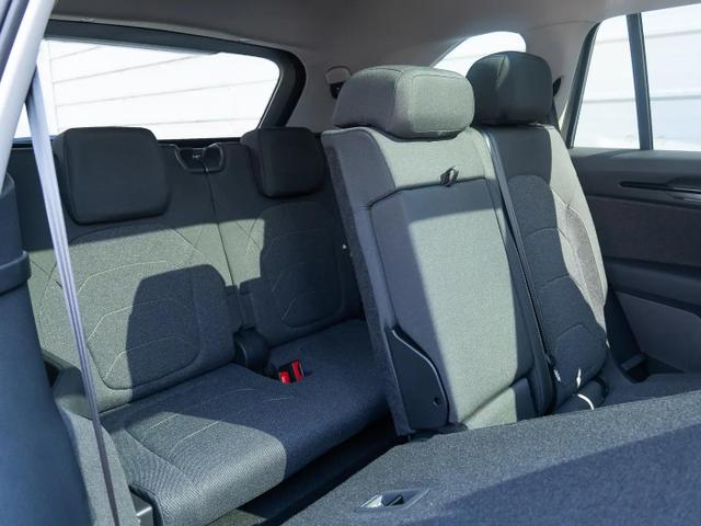 Skoda Kodiaq Selection 2.0 TDI 4x4 7-Sitzer *PANO*AHK*360°*ACC 