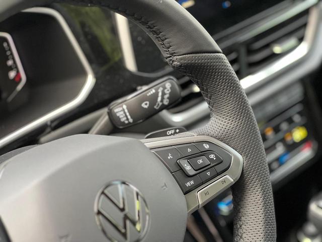 Volkswagen T-Roc R-Line 2.0 TSI DSG7 4 Motion AHK*EasyOpen*19"*IQ.DRIVE*Android Auto*Kamera 