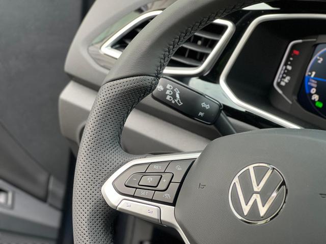 Volkswagen T-Roc R-Line 2.0 TSI DSG7 4 Motion AHK*EasyOpen*19"*IQ.DRIVE*Android Auto*Kamera 