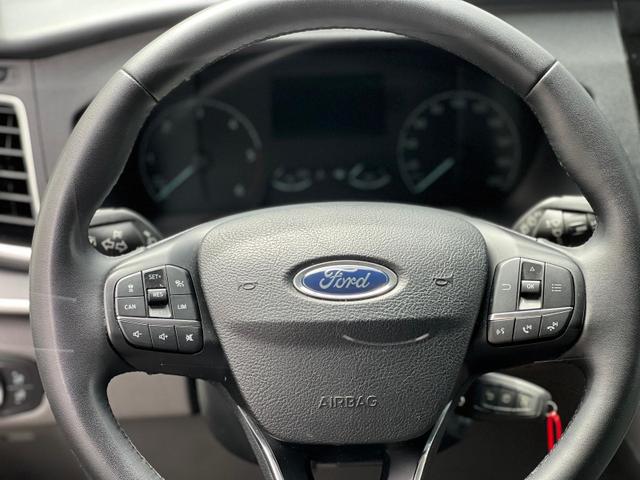 Ford Tourneo Custom Titanium 2.0 TDCi L1 