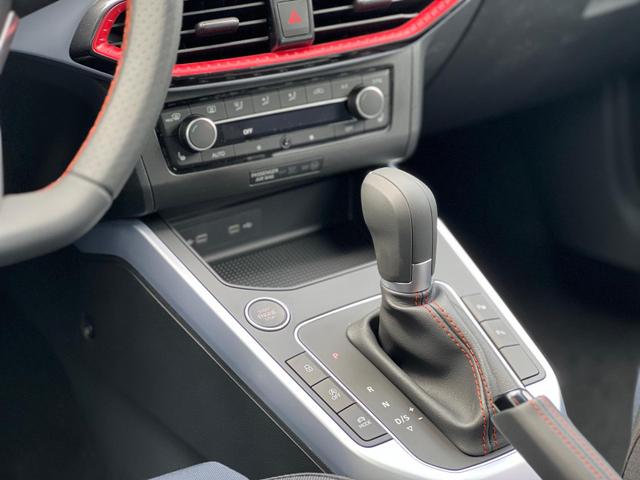 Seat Arona FR Edition 1.5 TSI DSG NAVI*SHZ*Kamera*Klimaauto*Keyless*17" 