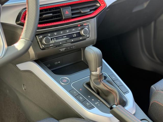 Seat Arona FR Edition 1.5 TSI DSG AHK*NAVI*SHZ*ACC*Kamera*Klimaauto*Keyless*17" 