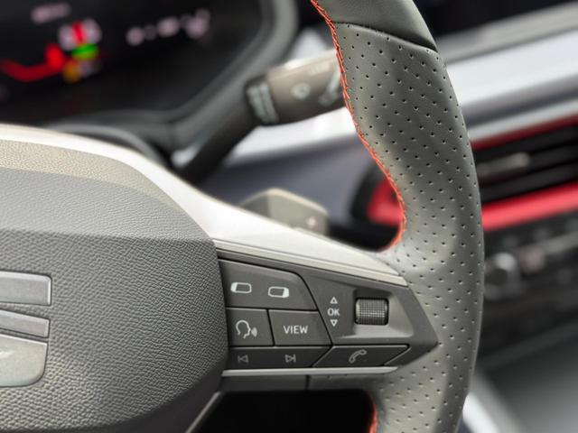Seat Arona FR Edition 1.5 TSI DSG AHK*NAVI*SHZ*ACC*Kamera*Klimaauto*Keyless*17" 