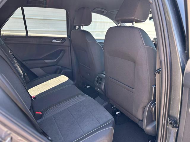 Volkswagen T-Roc Dark Line 1.5 TSI DSG *AHK*NAVI*Matrix* EasyOpen*SHZ* 