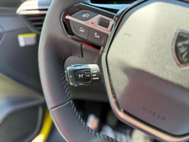 Peugeot 208 Allure 1.2 PureTech 100 Android Auto*SHZ*ACC*Keyless*PDC v/h*KlimaAT* 