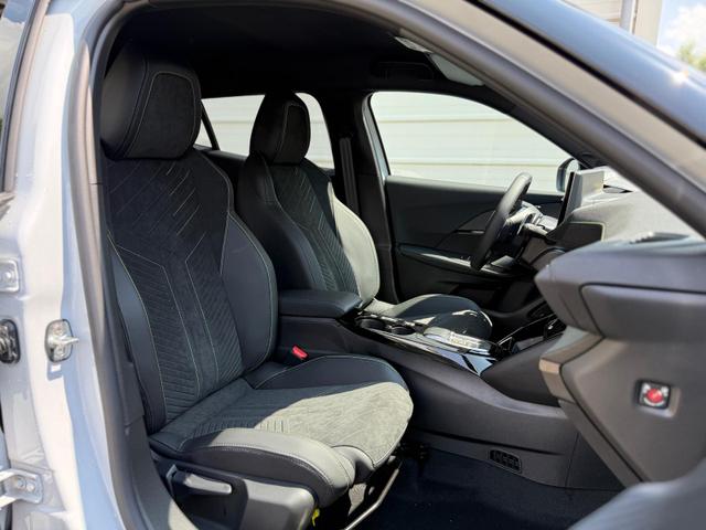 Peugeot 2008 GT HYBRID 145 e-DSC6 *Navi*ACC*Alcantara*SHZ*360°*Keyless*Klimaauto* 