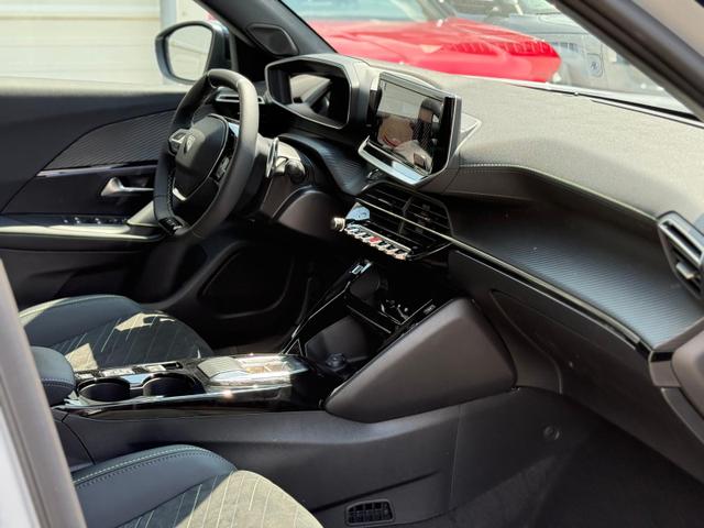 Peugeot 2008 GT HYBRID 145 e-DSC6 *Navi*ACC*Alcantara*SHZ*360°*Keyless*Klimaauto* 