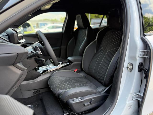 Peugeot 2008 GT HYBRID 145 e-DSC6 *Navi*ACC*Alcantara*SHZ*360°*Keyless*Klimaauto* 