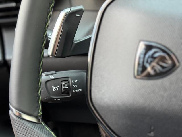 Peugeot 2008 GT HYBRID 145 e-DSC6 *Navi*ACC*Alcantara*SHZ*360°*Keyless*Klimaauto* 