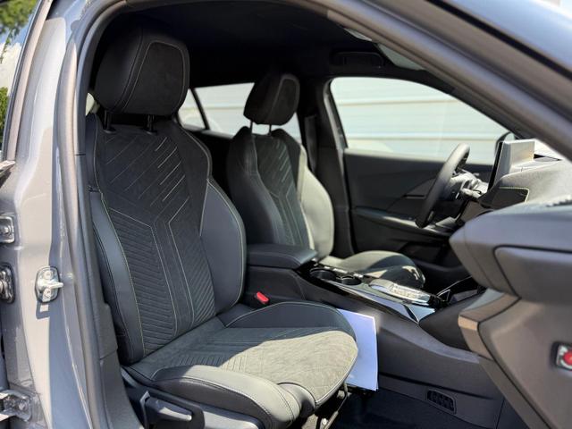 Peugeot 2008 GT HYBRID 145 e-DSC6 *Navi*ACC*Alcantara*SHZ*360°*Keyless*Klimaauto* 