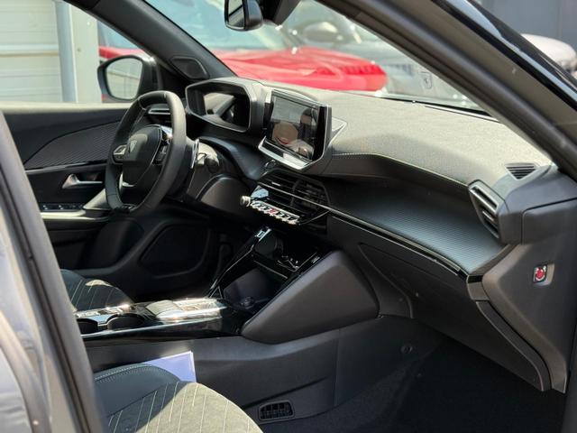 Peugeot 2008 GT HYBRID 145 e-DSC6 *Navi*ACC*Alcantara*SHZ*360°*Keyless*Klimaauto* 