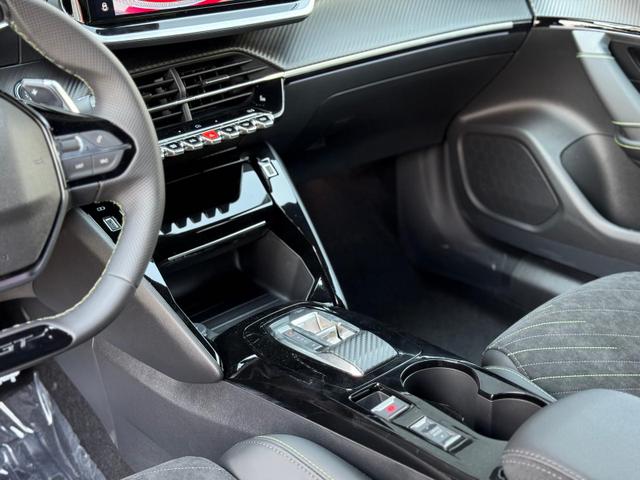 Peugeot 2008 GT HYBRID 145 e-DSC6 *Navi*ACC*Alcantara*SHZ*360°*Keyless*Klimaauto* 