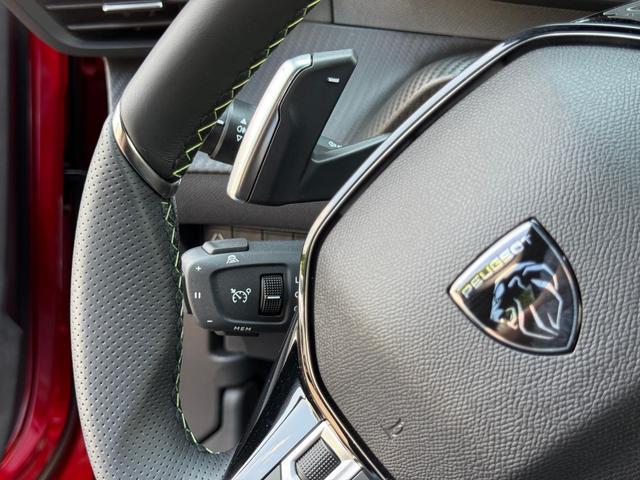 Peugeot 2008 GT HYBRID 145 e-DSC6 *Navi*ACC*Alcantara*SHZ*360°*Keyless*Klimaauto* 