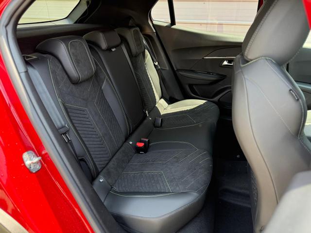 Peugeot 2008 GT HYBRID 145 e-DSC6 *Navi*ACC*Alcantara*SHZ*360°*Keyless*Klimaauto* 