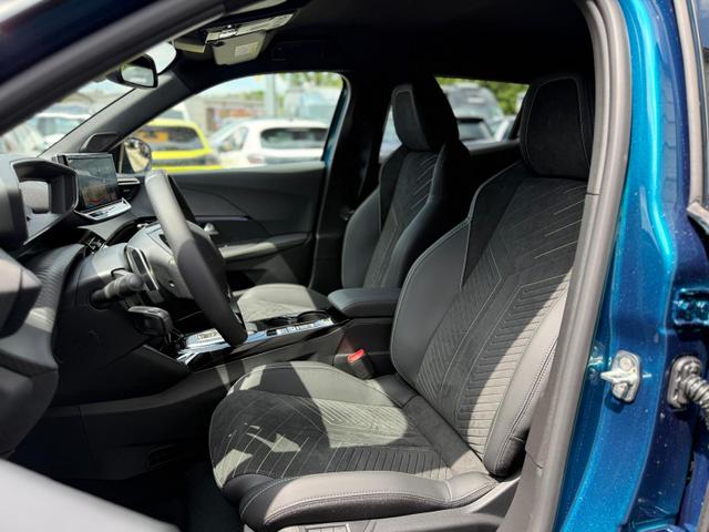 Peugeot 2008 GT HYBRID 145 e-DSC6 *Navi*ACC*Alcantara*SHZ*360°*Keyless*Klimaauto* 