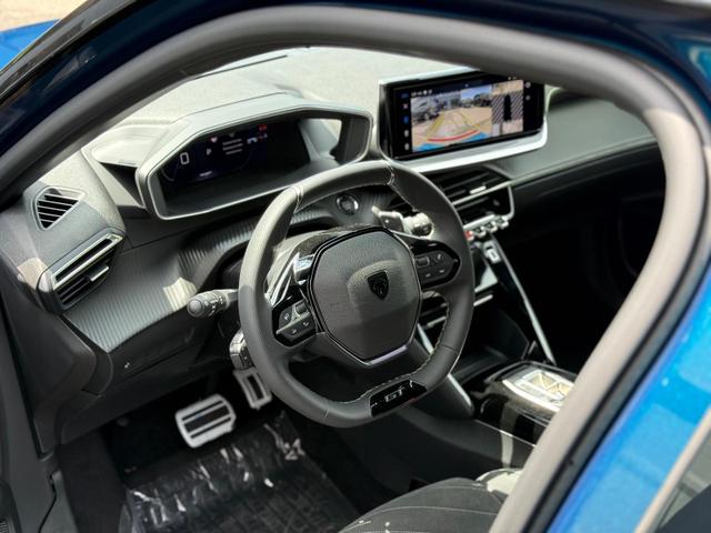 Peugeot 2008 GT HYBRID 145 e-DSC6 *Navi*ACC*Alcantara*SHZ*360°*Keyless*Klimaauto* 