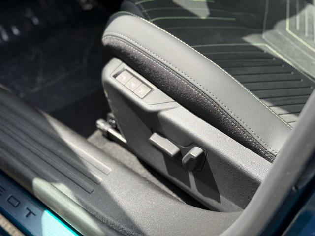 Peugeot 2008 GT HYBRID 145 e-DSC6 *Navi*ACC*Alcantara*SHZ*360°*Keyless*Klimaauto* 