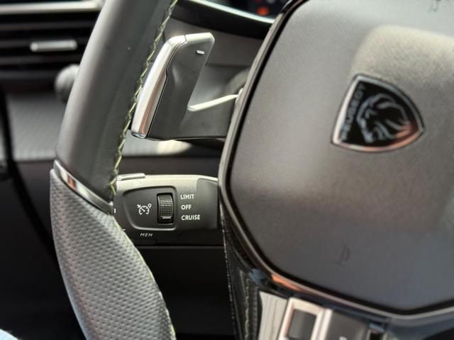Peugeot 2008 GT HYBRID 145 e-DSC6 *Navi*ACC*Alcantara*SHZ*360°*Keyless*Klimaauto* 