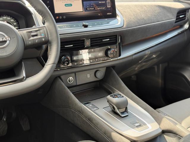 Nissan Qashqai N-DESIGN 1.3 mHEV AT Pano*20"*NAVI*E-Heck*SHZ*HeadUp*I-Key*E-Sitz* 