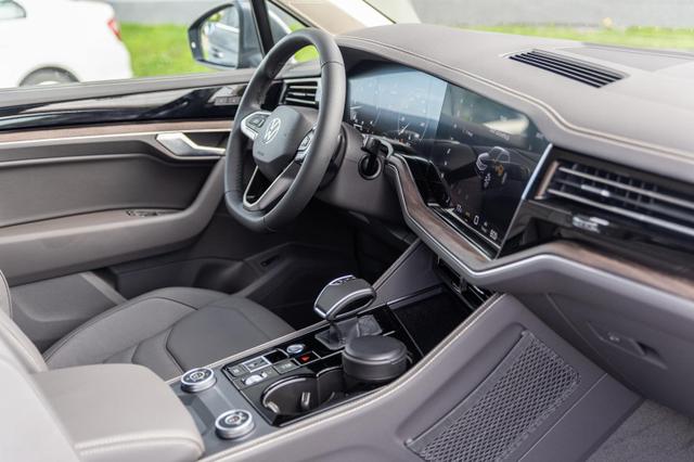 Volkswagen Touareg Elegance 3.0 V6 TDI *360°*AHK*MATRIX 