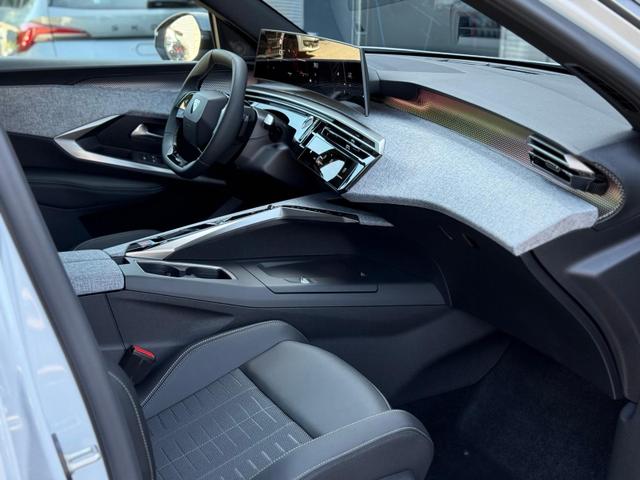 3008 GT HYBRID 145 e-DSC6 *AHK*360°*NAVI*19"*Matrix LED*Winterpak*E-Heck* 