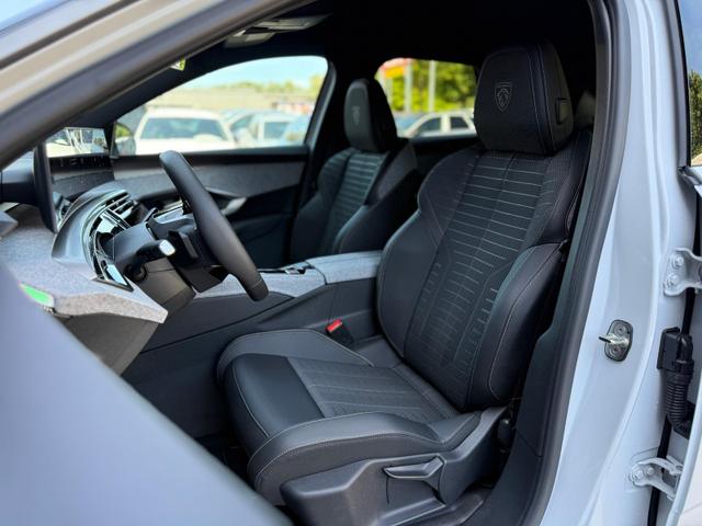 3008 GT HYBRID 145 e-DSC6 *AHK*360°*NAVI*19"*Matrix LED*Winterpak*E-Heck* 